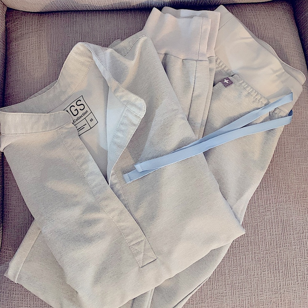 FIGS Space Gray scrub set XS